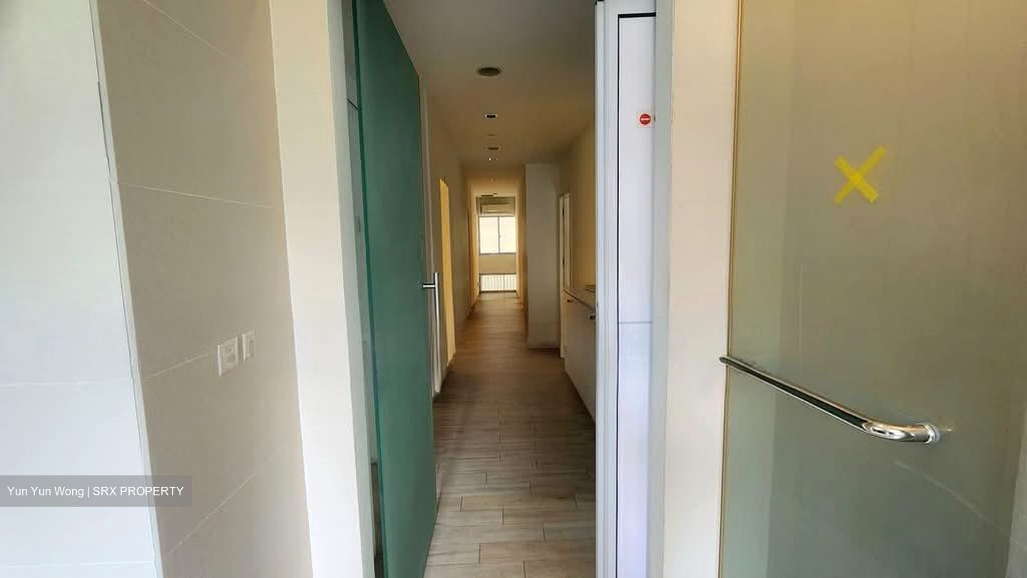 Ang Mo Kio Avenue 8 (D20), Shop House #601907531